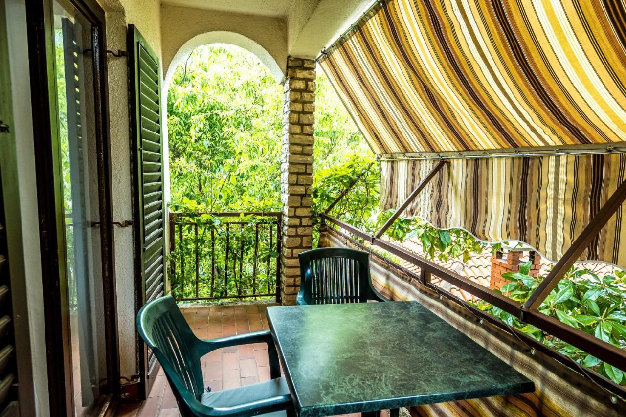 Apartmani Rosa Turanj Exterior foto