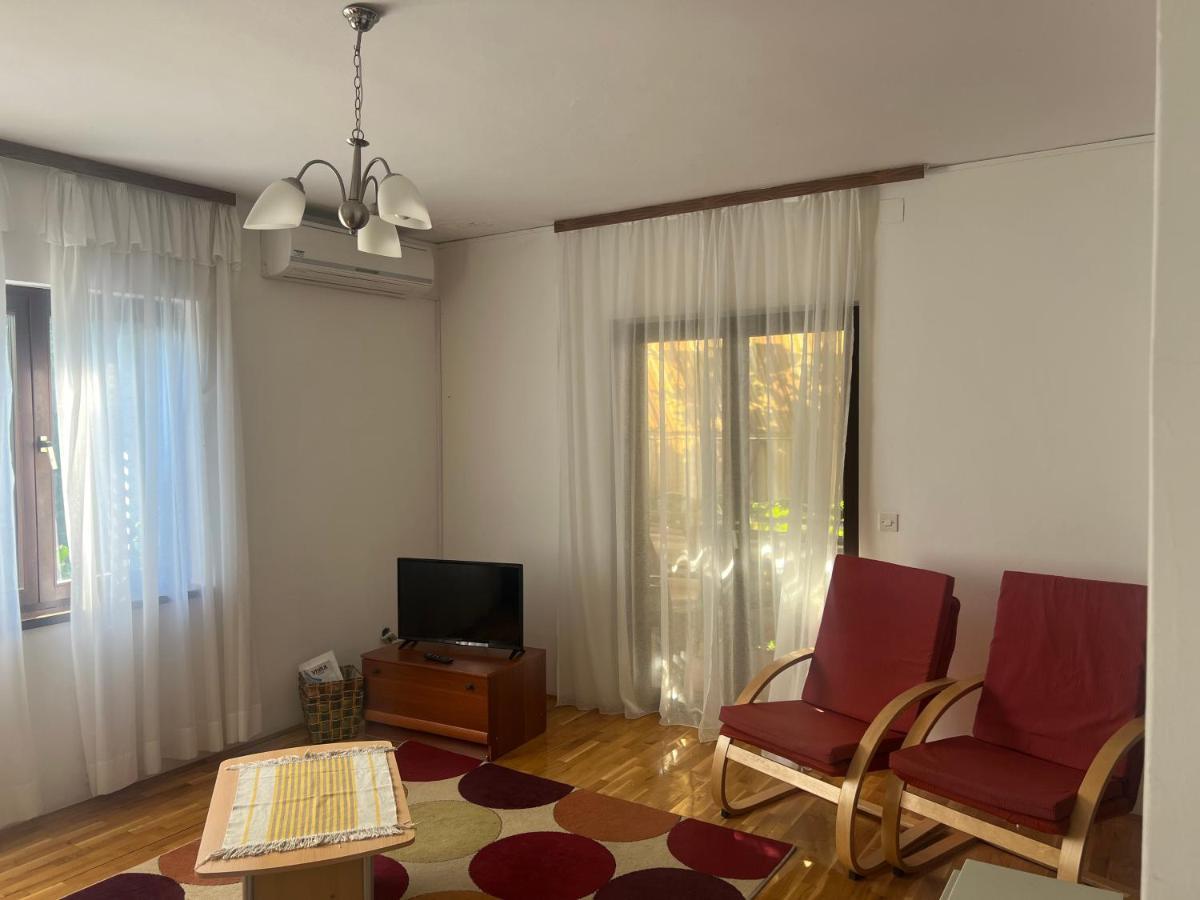 Apartmani Rosa Turanj Exterior foto